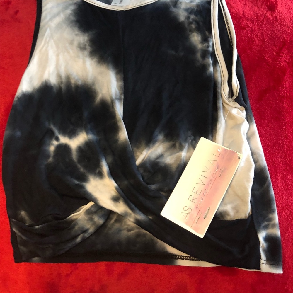- Women sleeveless top. Size small - Picture 15 of 15